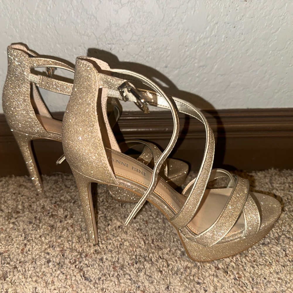 Gold Gianni Bini heels